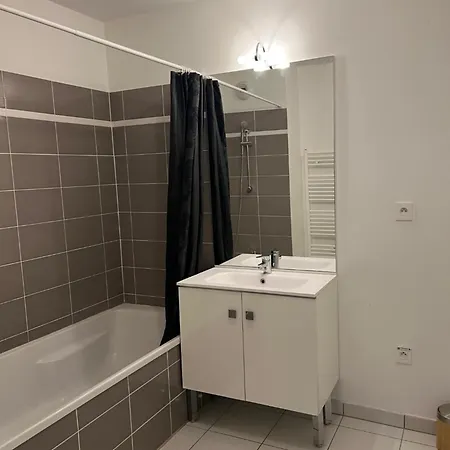 Joli T4 Recent Grand Balcon 8 Proche Du Metro 리옹