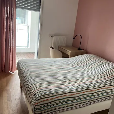 Joli T4 Recent Grand Balcon 8 Proche Du Metro Apartamento