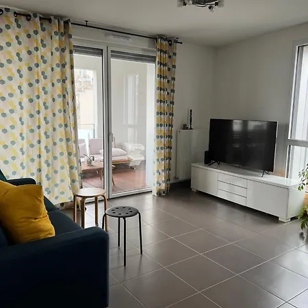 Joli T4 Recent Grand Balcon 8 Proche Du Metro *