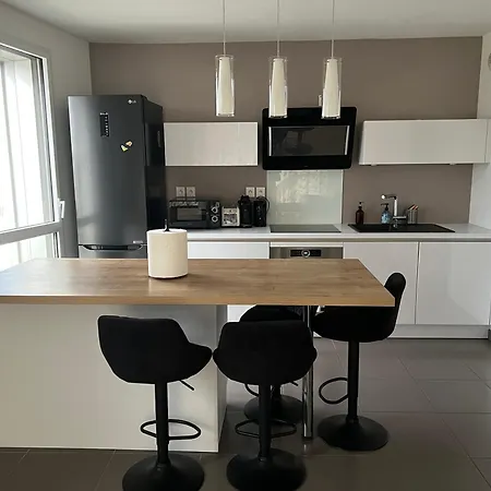 Joli T4 Recent Grand Balcon 8 Proche Du Metro *